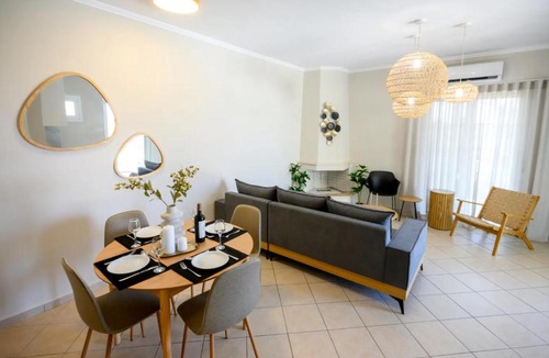 Tsoukaladhes Apartment | ML Houses Lefkada