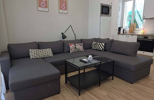 Piraeus Apartment | Modern 1 Bd Stay Near Piraeus Tower