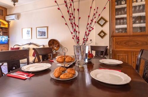 Vyronas Apartment | Modern 2BR Apt with View 2 King Beds & 1Gbps Fiber Internet