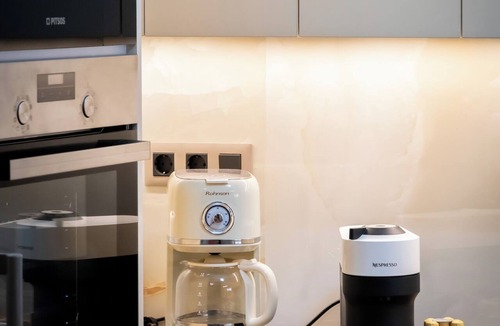 Kallithea Apartment | Modern 2BR Kallithea Apartment - Metro, WiFi & AC
