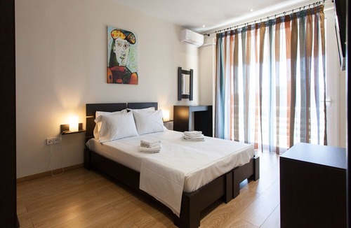Glyfada Apartment | Modern art apt in Glyfada with sea view