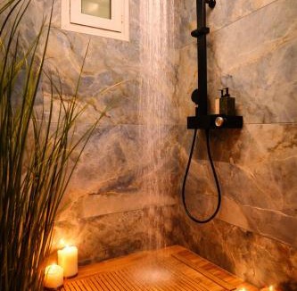 Neos Kosmos Apartment | Modern Bohemian Suites - GVM