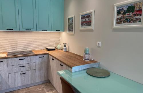 Korinthos Apartment | Modern, chic, near a Blue Flag beach, 100 sq m