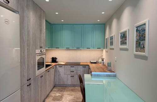 Korinthos Apartment | Modern, chic, near a Blue Flag beach, 100 sq m