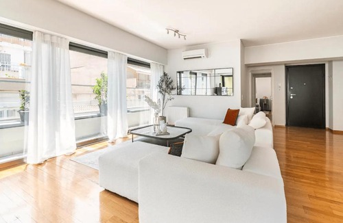 Makrigianni Apartment | Modern Loft Build on Acropolis Ruins