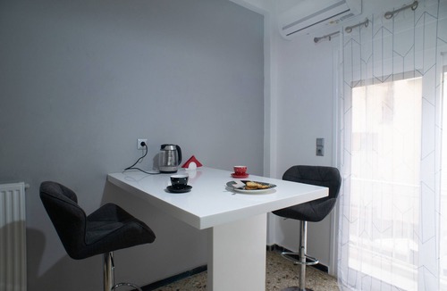 Petralona Condo | Modern - Lux 1 Bedroom Condo 15 m from Acropolis