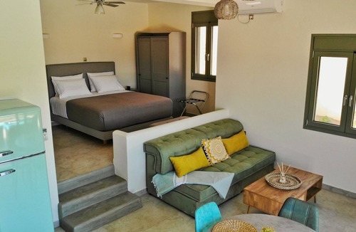 Trochalia Apartment | Modern luxurious suite with private pool and sea view, Suite (FE)