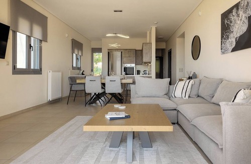 Anavyssos Apartment | Modern Sea View Apartment with Balcony on the Athenian Riviera