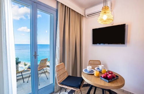 Aperio Apartment | Modern Sea-View Suite with Private Balcony – Yploui Suites Karpathos