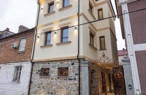 Korce House | "Moonlight Serenade" is a charming Villa in the historic center of Korça.