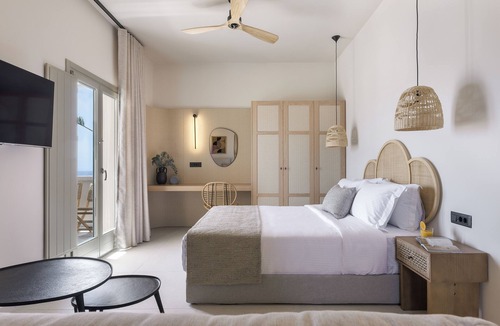 Firostefani House | Morfes Luxury Suites by Caldera Houses