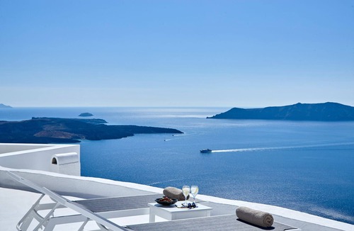 Fira Villa | Nautilus,3 bedroom character villa with outdoors jacuzzi and fantastic sea views