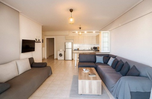 Neos Kosmos Apartment | Neos Kosmos Cozy Retreat - Central Comfort