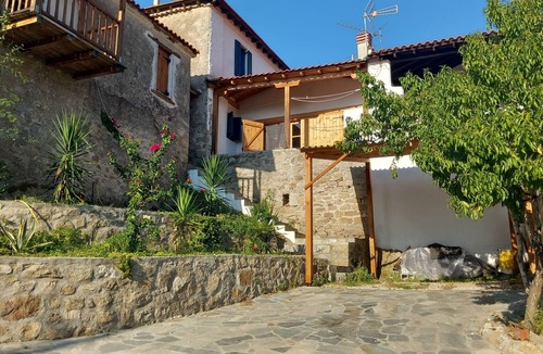 Sithonia Apartment | New apartment in old walls You can check in independently.