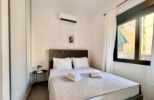 Dafni-Ymittos Apartment | New Comfy and Sleek Apartments in the Center oF Athens