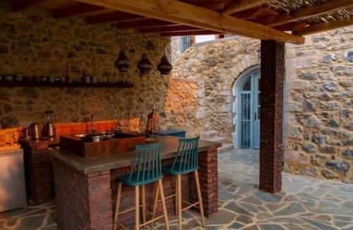 Sampatiki Villa | NEW! Luxurious, spacious stone house with sea views - detached in the olive grove