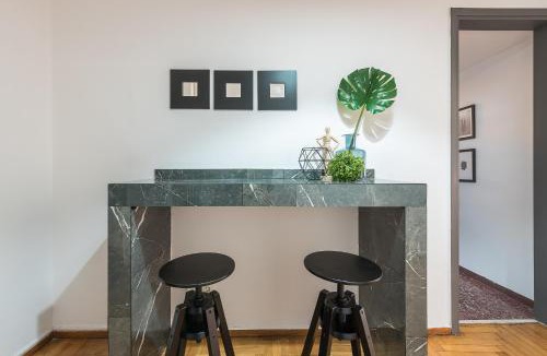 Athens City Centre Apartment | New Relaxed Central Apartment Walk Everywhere