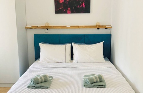 Ireon Bed & Breakfast | New! Romantic house with garden & outdoor shower– Bougainvillea Holiday Home
