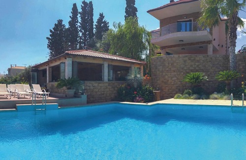 Evrostina House | Nice home in Petalou, Korinthias