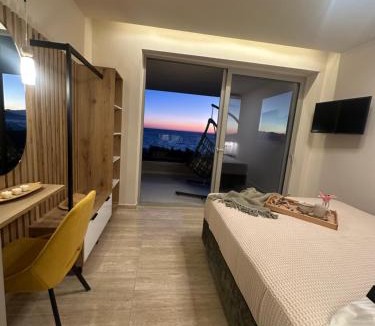 Kalamaki Apartment | Nicola's Mare
