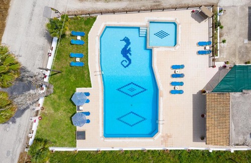 Sidari Hotel | Nikos Pool House & Apartments