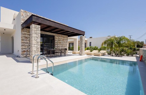 Petaloudes Villa | Noera Villas