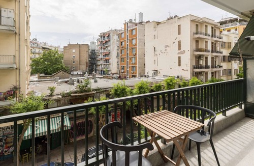 Thessaloniki City Centre Apartment | Oak tree: Modern two Bedroom apartment
