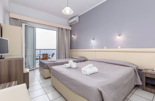 Perama Hotel | Oasis