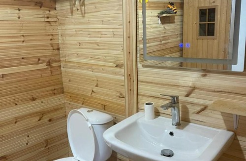Lezhe House | Oda E Mjaltit