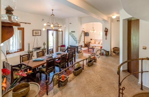 Platrithias Villa | Odyssey's Palace - Escape in Mythical Ithaca
