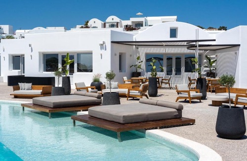 Fira Hotel | Oikos Santorini Living Concept