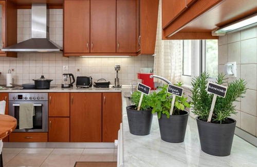 Varipetron Apartment | Olive Ηouse, Quiet, Cozy, mountain view, family