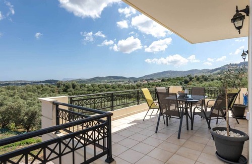 Varipetron Apartment | Olive Ηouse, Quiet, Cozy, mountain view, family