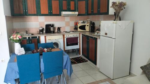 Paradisi Apartment | Old House