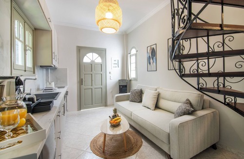 Aegina Town Apartment | Olive Spa House