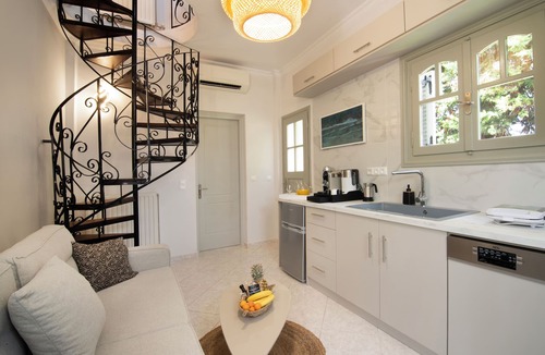 Aegina Town Apartment | Olive Spa House
