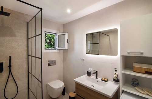 Aegina Town Apartment | Olive Spa House