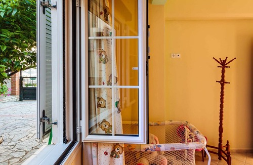 Akrogialion Apartment | On the Beach - Akroyali Family Home