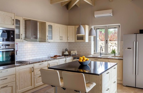 Evgiros Villa | Ortikia - Four Bedroom Villa, Sleeps 8