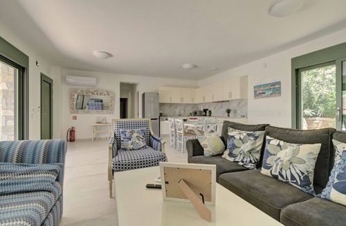 Plomari Villa | Ouzo Stone House1 with Private Pool and Parking