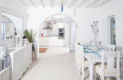 Kalafatis Villa | Overlooking the Cyclades Islands