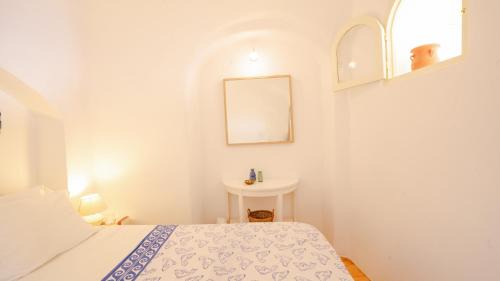 Oia Apartment | Pano Meria Cave House Two in Oia