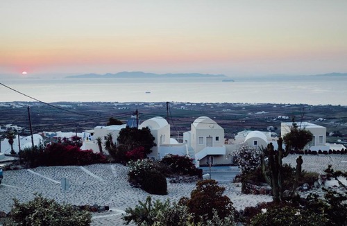 Finikia Apartment | Panorama Oia Apartments