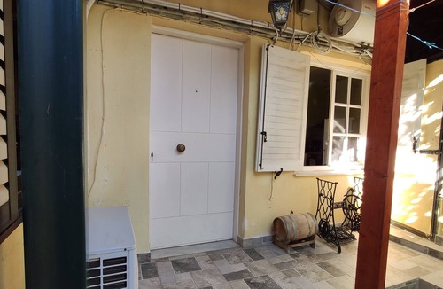 Eretria Cottage | Panorama2: A Comfortable Vacation Apartment