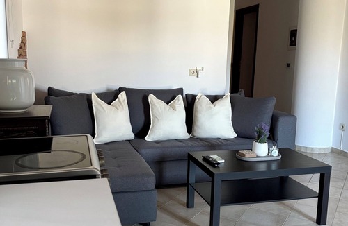 Malevizi Apartment | Papyrise View