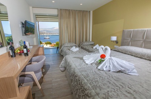 Tolo Hotel | Paradise Lost Hotel-Apartments