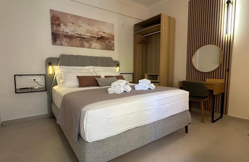 Vyronas Apartment | Parkside Residence