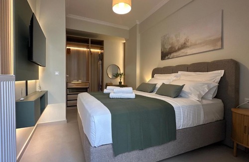 Vyronas Apartment | Parkside Residence
