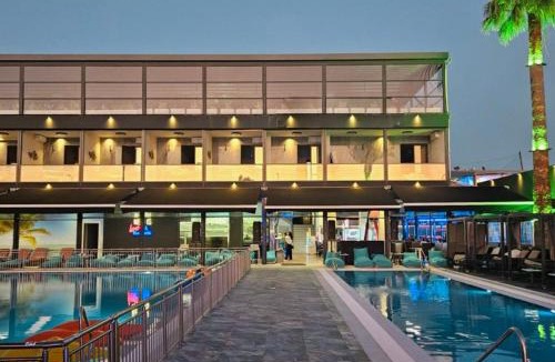 Salamis Apartment | Parrot Papagalakia 104