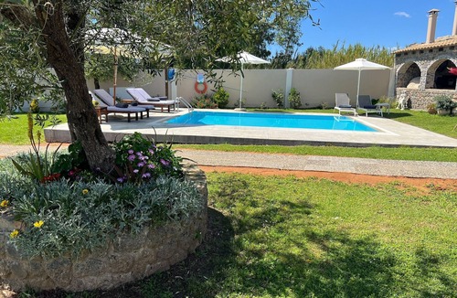 Chalikounas Villa | Pavlos & Sofia Harmony Villa – Private Pool with Sea View, Garden, Terrace & Wi-Fi